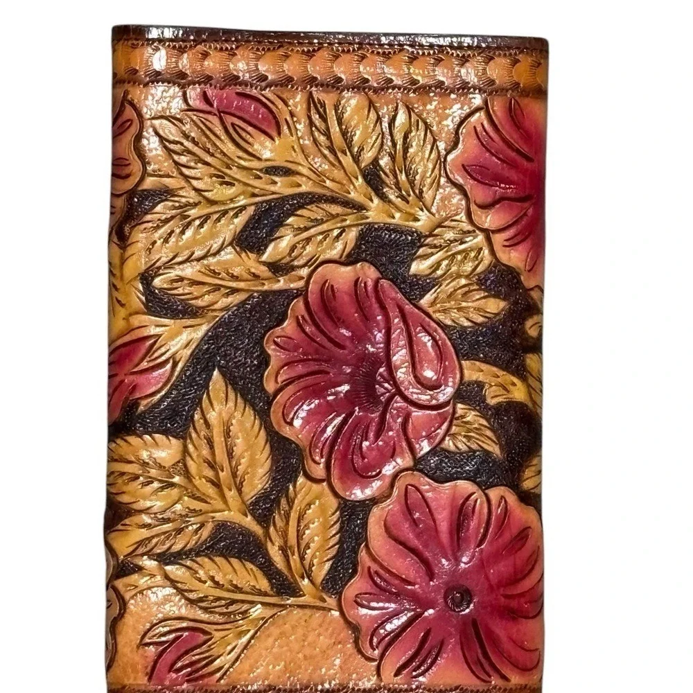 Floral Embossed Leather Wallet‎